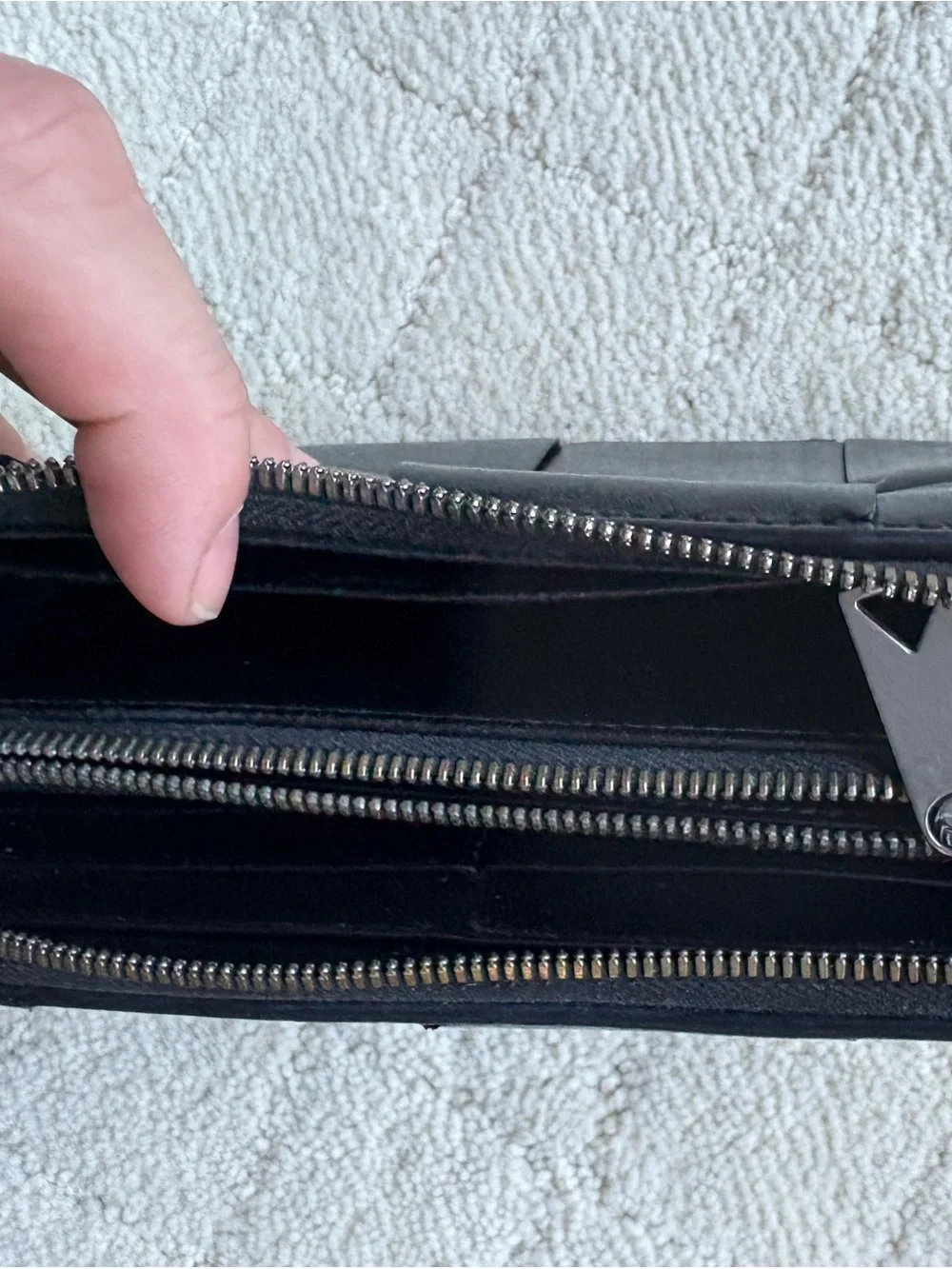 Bottega Veneta Cassette Zip Around Wallet - Black